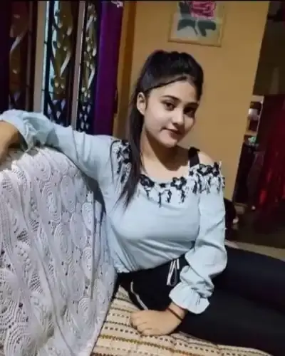 Call Girls Service in Shalimar Bagh